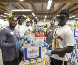USC House of Victory student-athletes volunteer at the Food Bank
